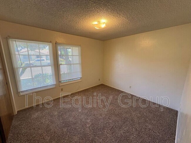 Foto del edificio - 3924 W Hillsdale Ct