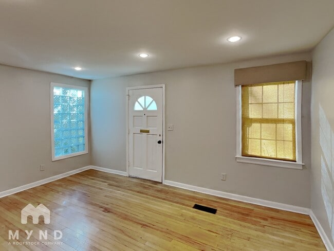 Foto del edificio - 3120 Skyland Dr NE