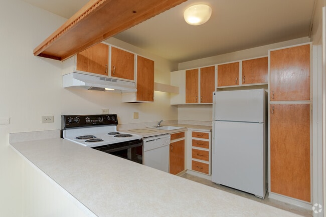 2BR, 1BA - Lakeshore Tower Apartments