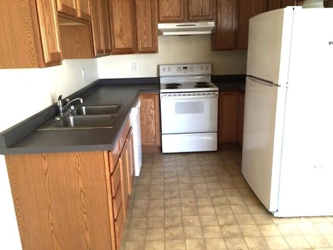 Building Photo - 1620 Winchester Dr
