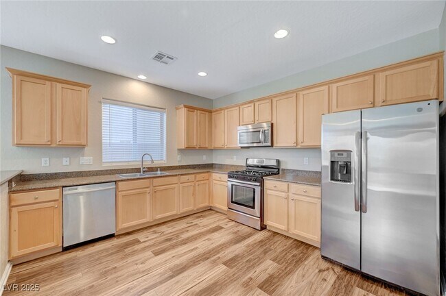 Building Photo - 183 Rolling Fields Ct