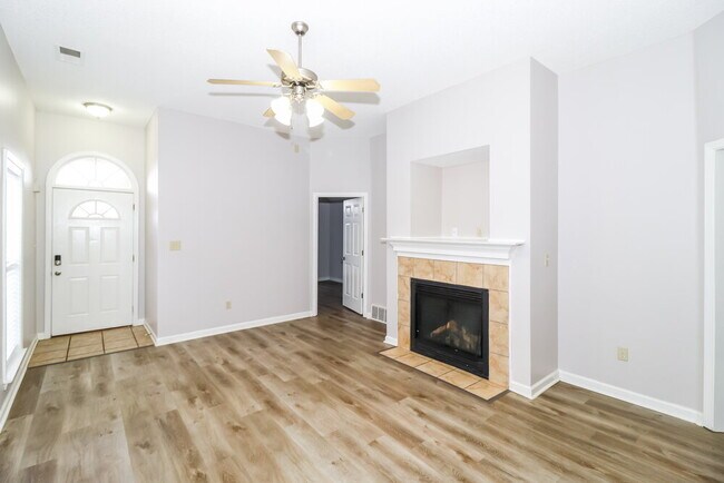 Foto del edificio - 6943 Parkbrook Ln