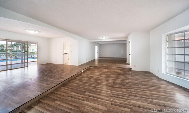 Building Photo - 921 Diplomat Pkwy