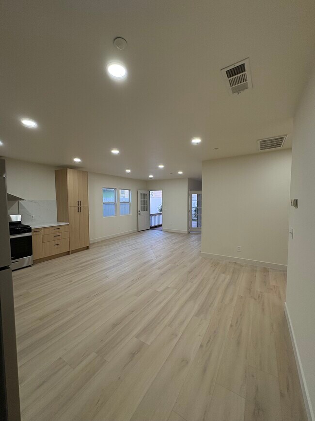 Building Photo - 228 W Colorado Blvd