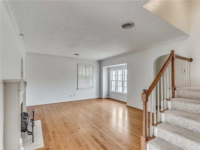 Foto del edificio - Remodeled 3BD/3BTH With a Single Car Garag...