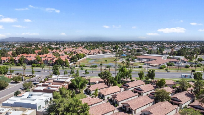 Foto del edificio - 1120 N Val Vista Dr