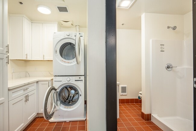 Foto del edificio - Fairview Village Homes