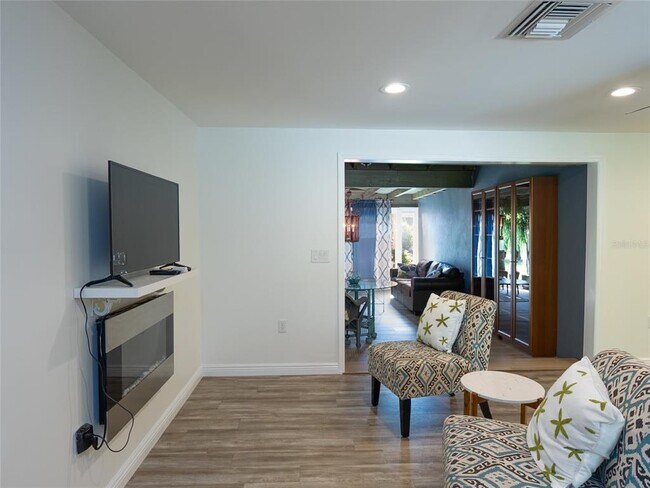 Foto del edificio - 3140 Bay Shore Rd