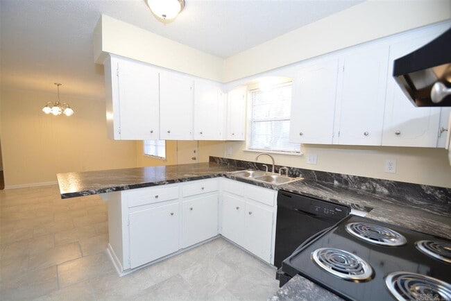 Building Photo - 9600 Cerelle Dr
