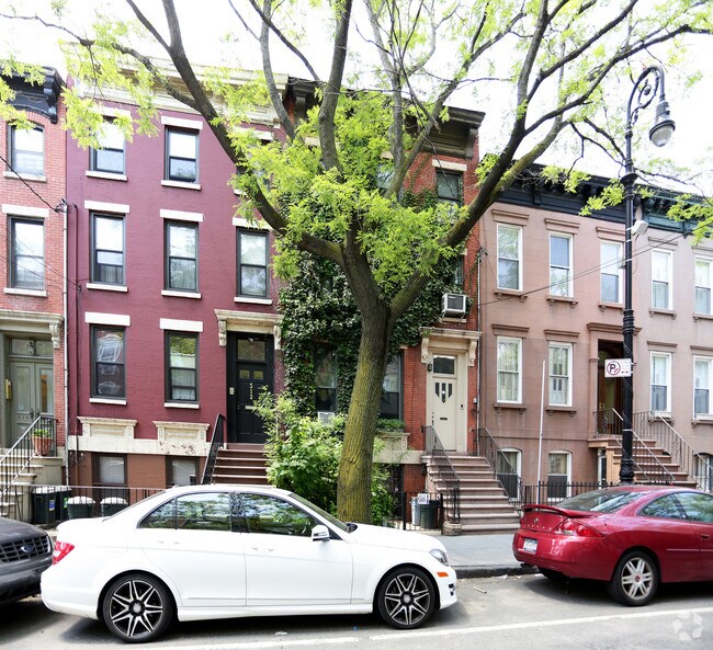 Building Photo - 510 Clinton St