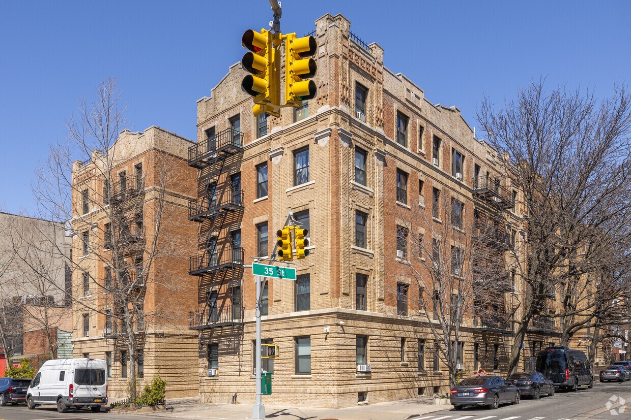 Primary Photo - 36-52 35th St