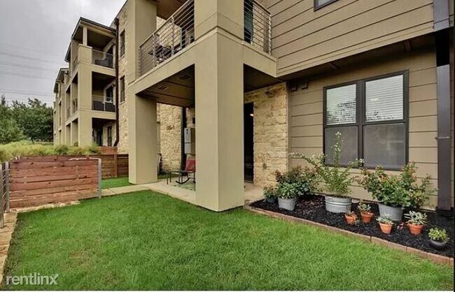 Building Photo - 1 br, 1 bath Condo - 2801 DULCE LANE 703 U...