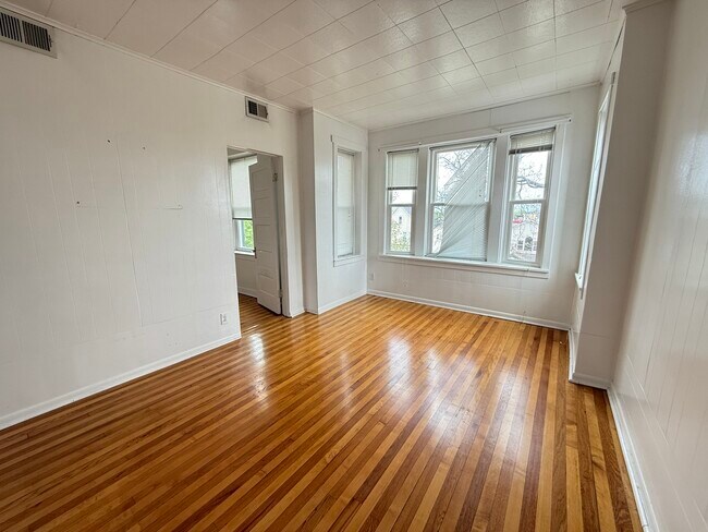 Building Photo - 2818 N Mozart St