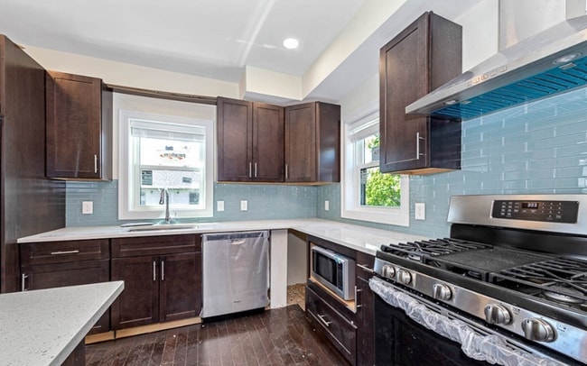 Building Photo - 85 Fern Rd