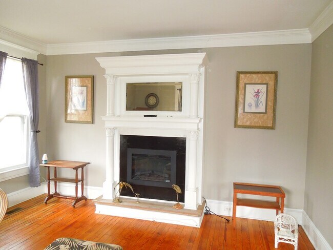 Building Photo - 4253 Sunnyside Rd