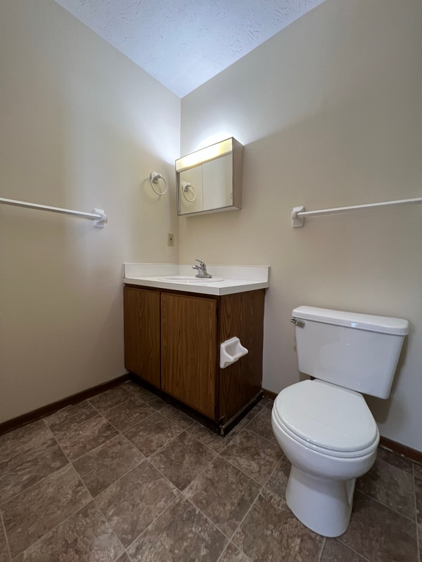 Building Photo - 3930 Deer Lake Way