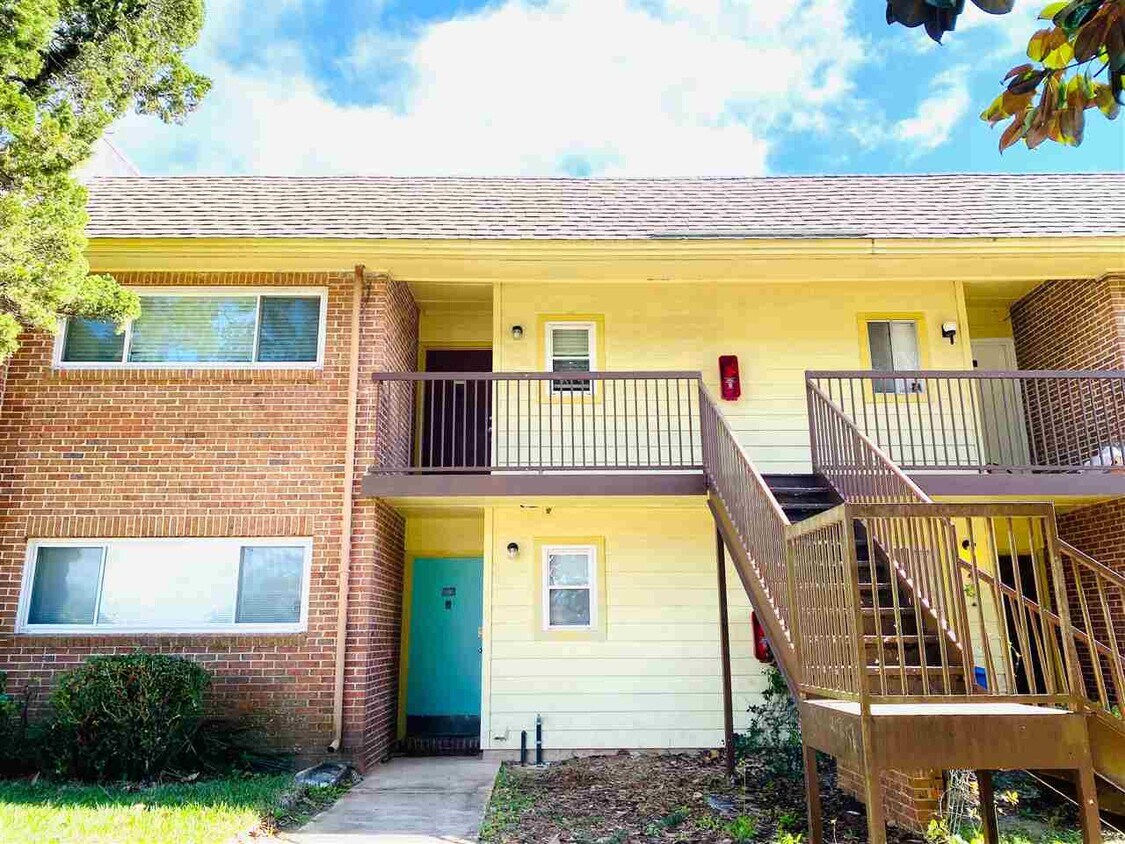 Primary Photo - 2731 Blairstone Ct