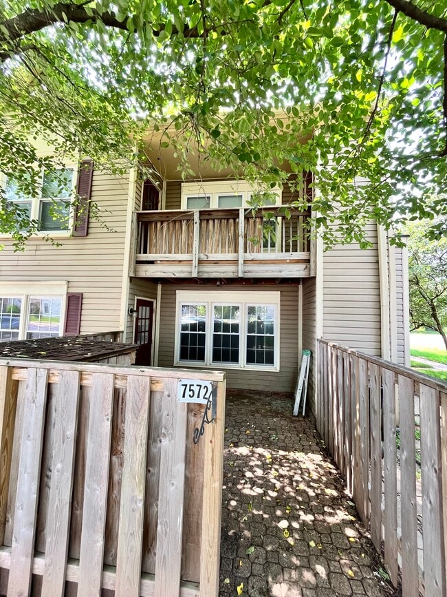 Building Photo - 7572 Belle Grae Dr