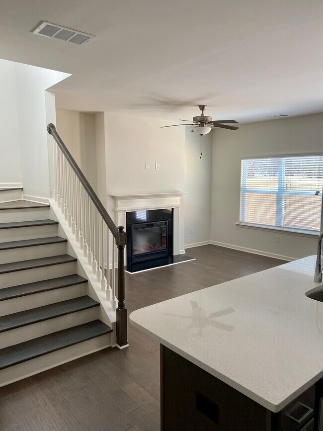 Building Photo - 1286 Taylor Way