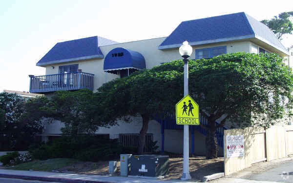 Building Photo - 1923 San Elijo Ave