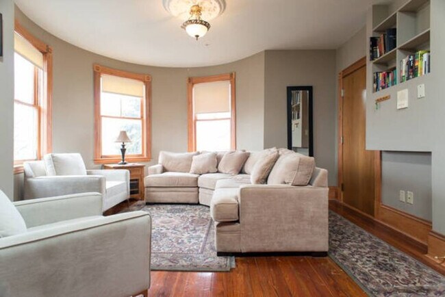 Building Photo - 230 Boston St