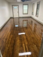 Building Photo - 302 10th Ave N