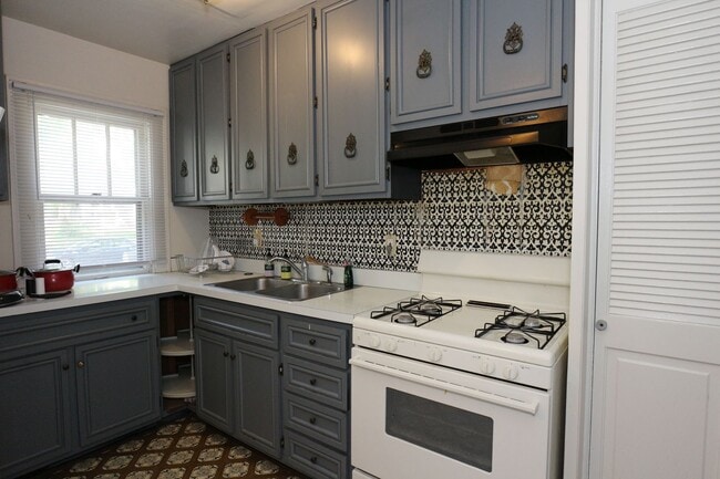 Building Photo - 3 Bedroom Home Near Purdue!