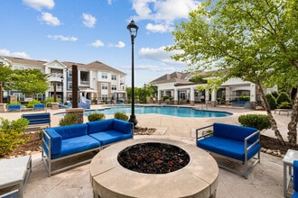Building Photo - Realm at Patterson Place