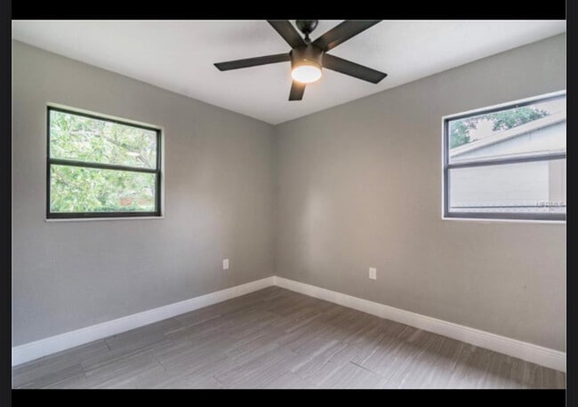 Building Photo - 707 S Castle Ct
