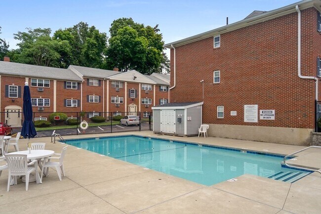 Foto del edificio - 25 Arlington Rd