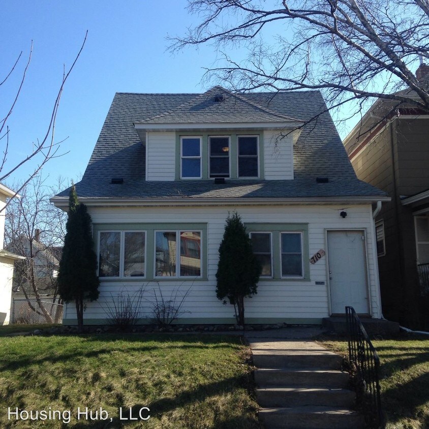 Primary Photo - 710 Cook Ave E