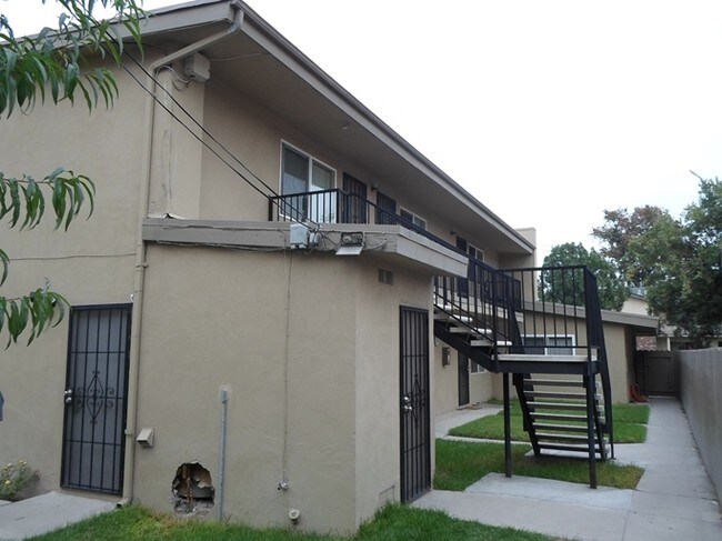 Building Photo - 721 N Anna Dr