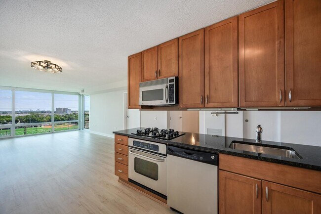 Foto del edificio - 9715 Woods Dr