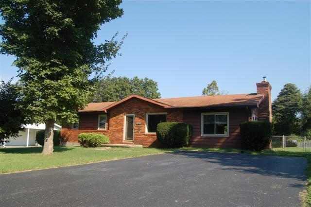 Primary Photo - 3 bedroom 1 bath with bonus room and firep...