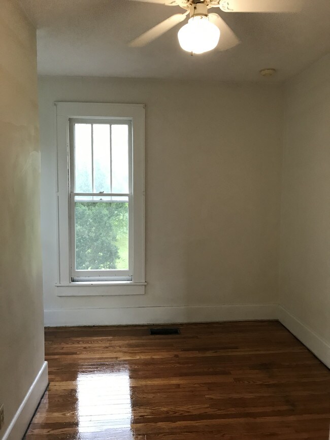 bedroom - 329 Maple Ave