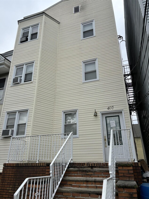 407 John F. Kennedy Blvd Unit 1F, Bayonne, NJ 07002 - Room for Rent in ...