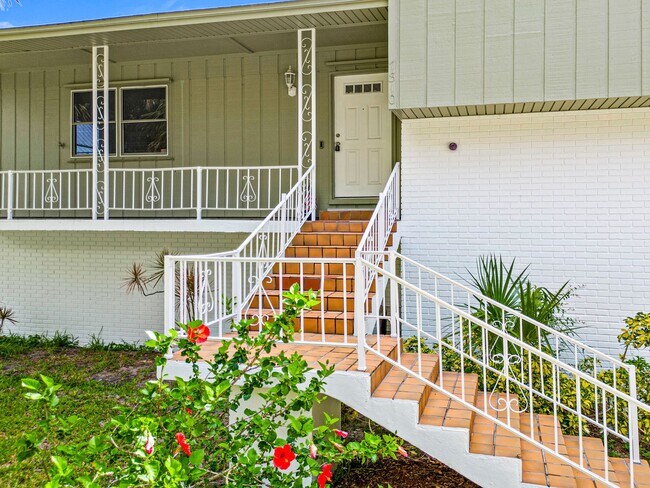 Building Photo - 7810 S Tropical Trail