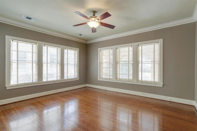 Building Photo - Charming 3-Bedroom Home with Spacious Layo...