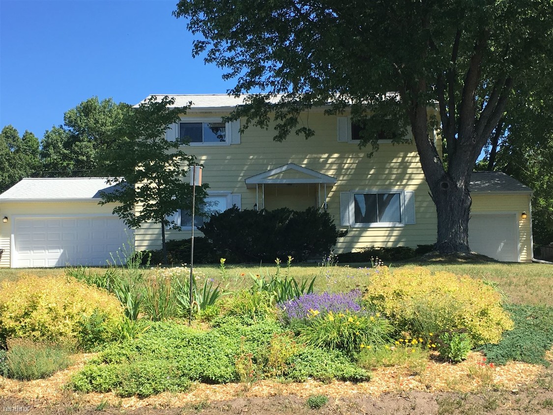 Primary Photo - 2 br, 1.5 bath Apartment - 6320 Wells Rd 6320