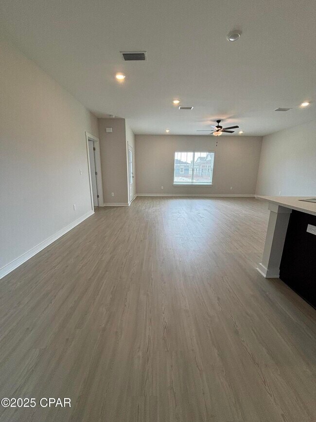 Foto del edificio - 1080 Blazing Star St