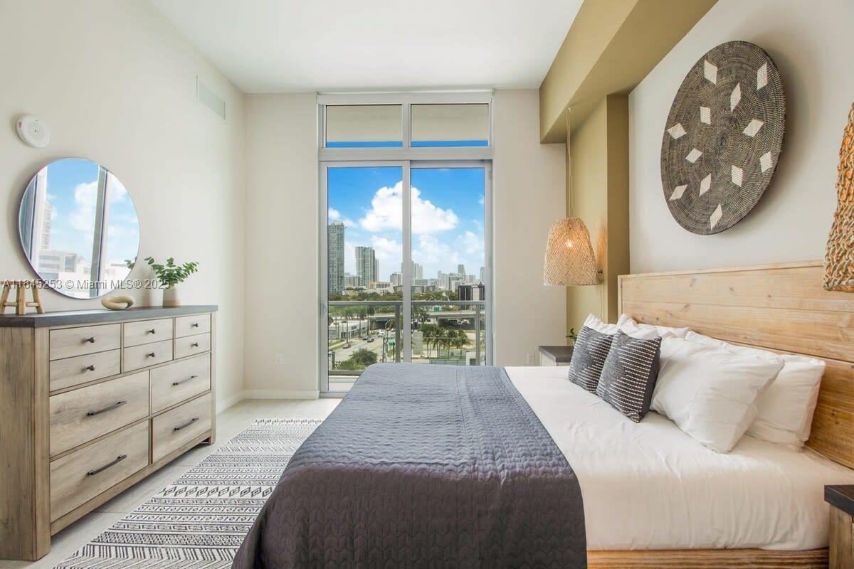 Primary Photo - 3900 Biscayne Blvd