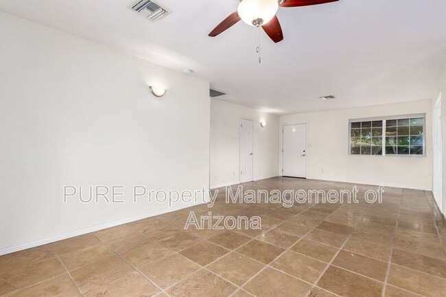 Building Photo - 3839 E Shangri La Rd