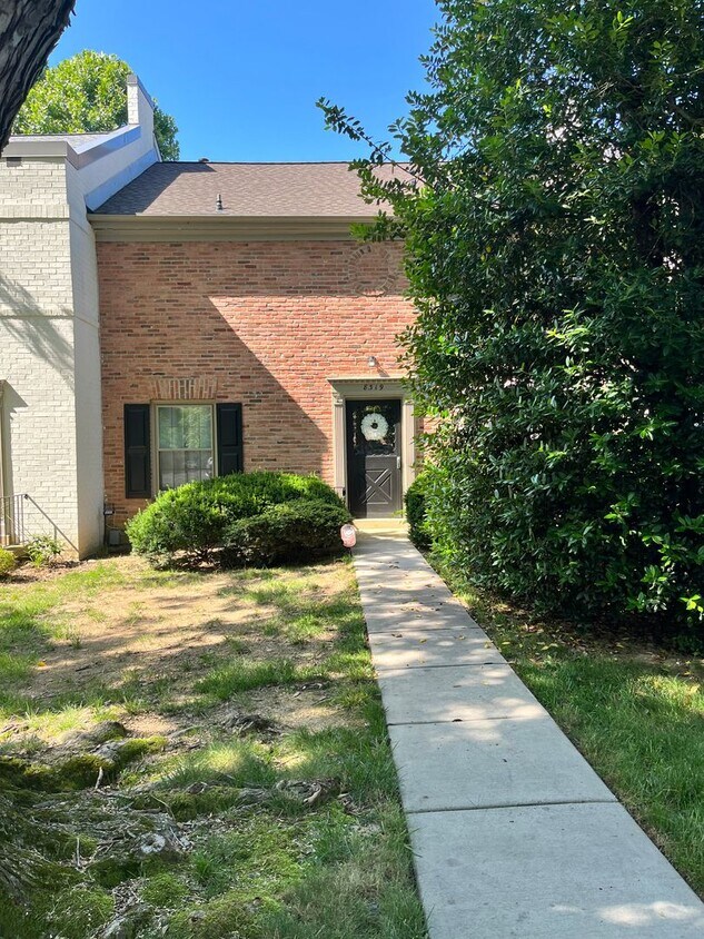 Primary Photo - Springfield/Charlestown - 8319 Forrester B...