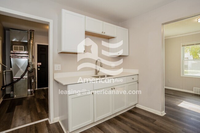 Foto del edificio - 7204 Prospect Ave