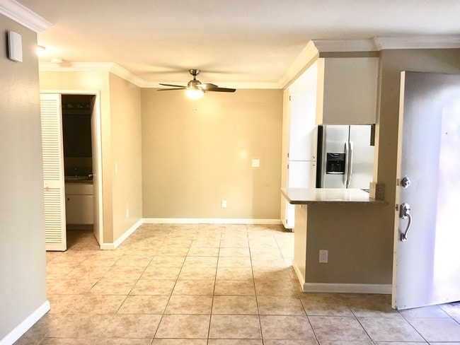 Dining Area with Ceiling Fan - 207 Woodland Pkwy