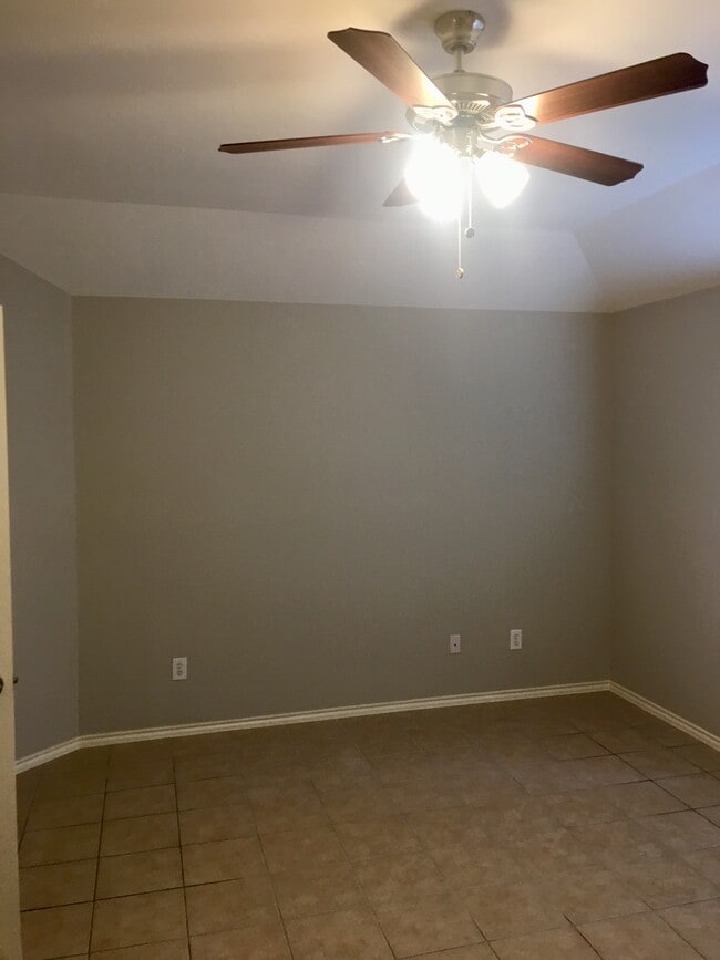 Master bedroom - 4003 Santa Susana