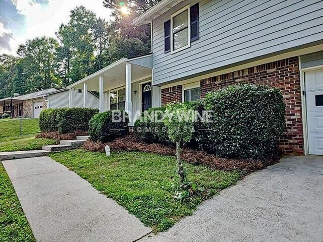 Building Photo - MOVE IN BY JULY 28TH AND HALF  OFF AUG RENT