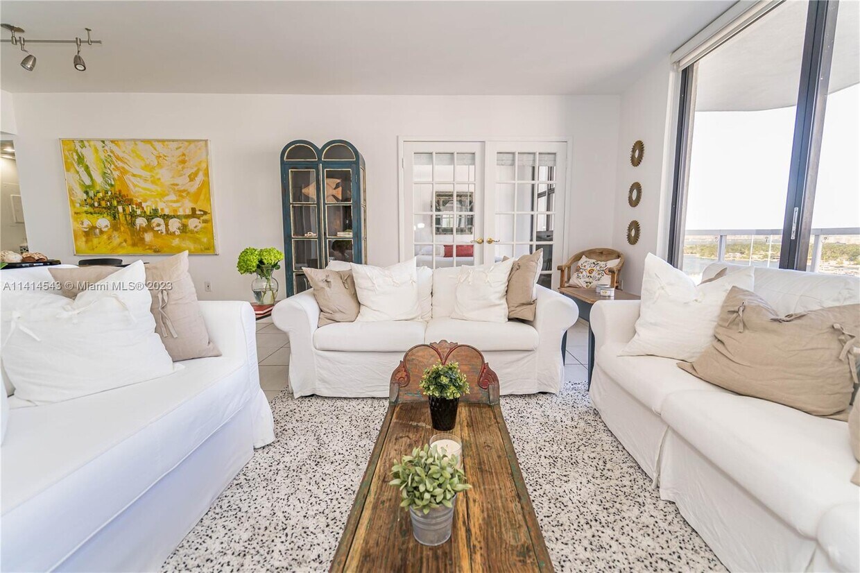 Foto principal - 9 Island Ave