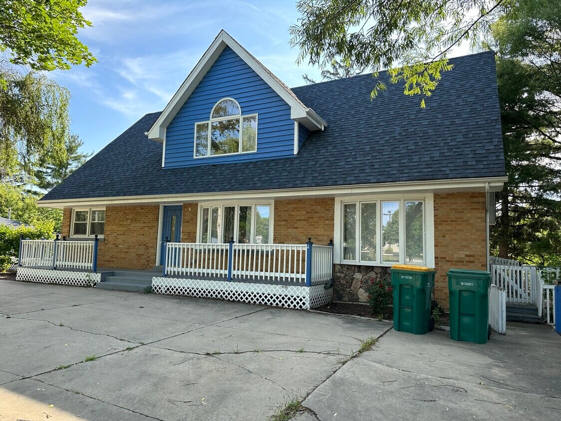 Primary Photo - 135 E 55th St