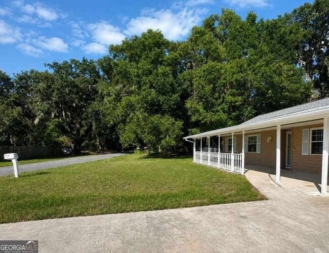 Foto del edificio - 117 Liberty Tree Rd